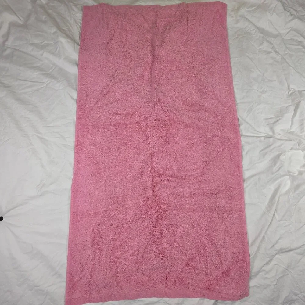 Vintage Palatial Pink Bath Towel 100% Cotton Soft Absorbent Made In USA